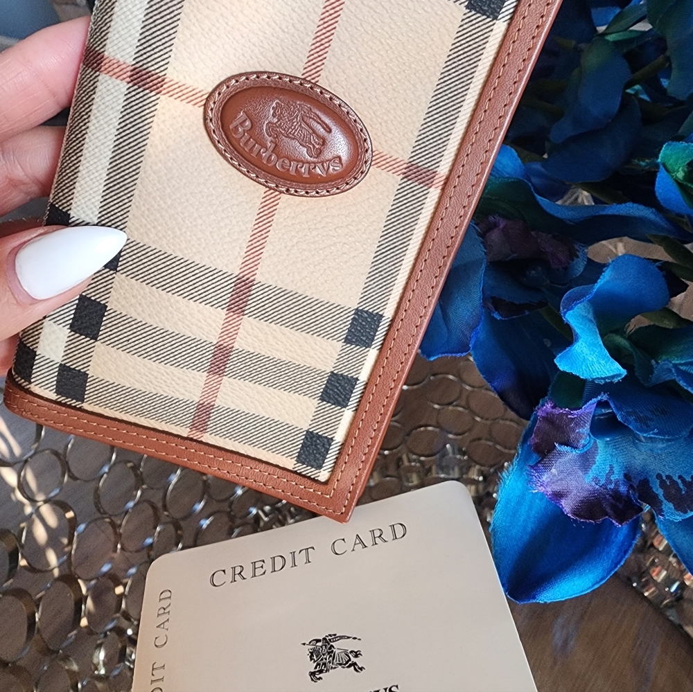 Authentic Burberry Checked Canvas Continental Wallet with Brown Trim - Picture 4 of 12